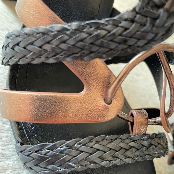 Charles by Charles David Black and Copper Lace Up Gladiator 8M Chunky Heels - Picture 4 of 6